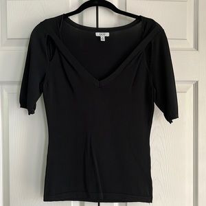 Cache Short Sleeve V neck Top. Size S.